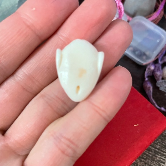 Sweet lil bone dude (hand carved from Bone, ethically sourced) - Picture 4 of 7